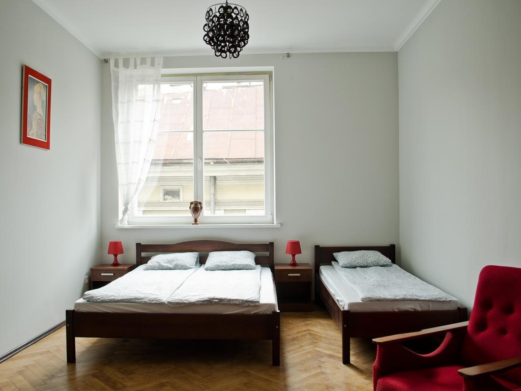 Tramp Aparthostel Краков Экстерьер фото